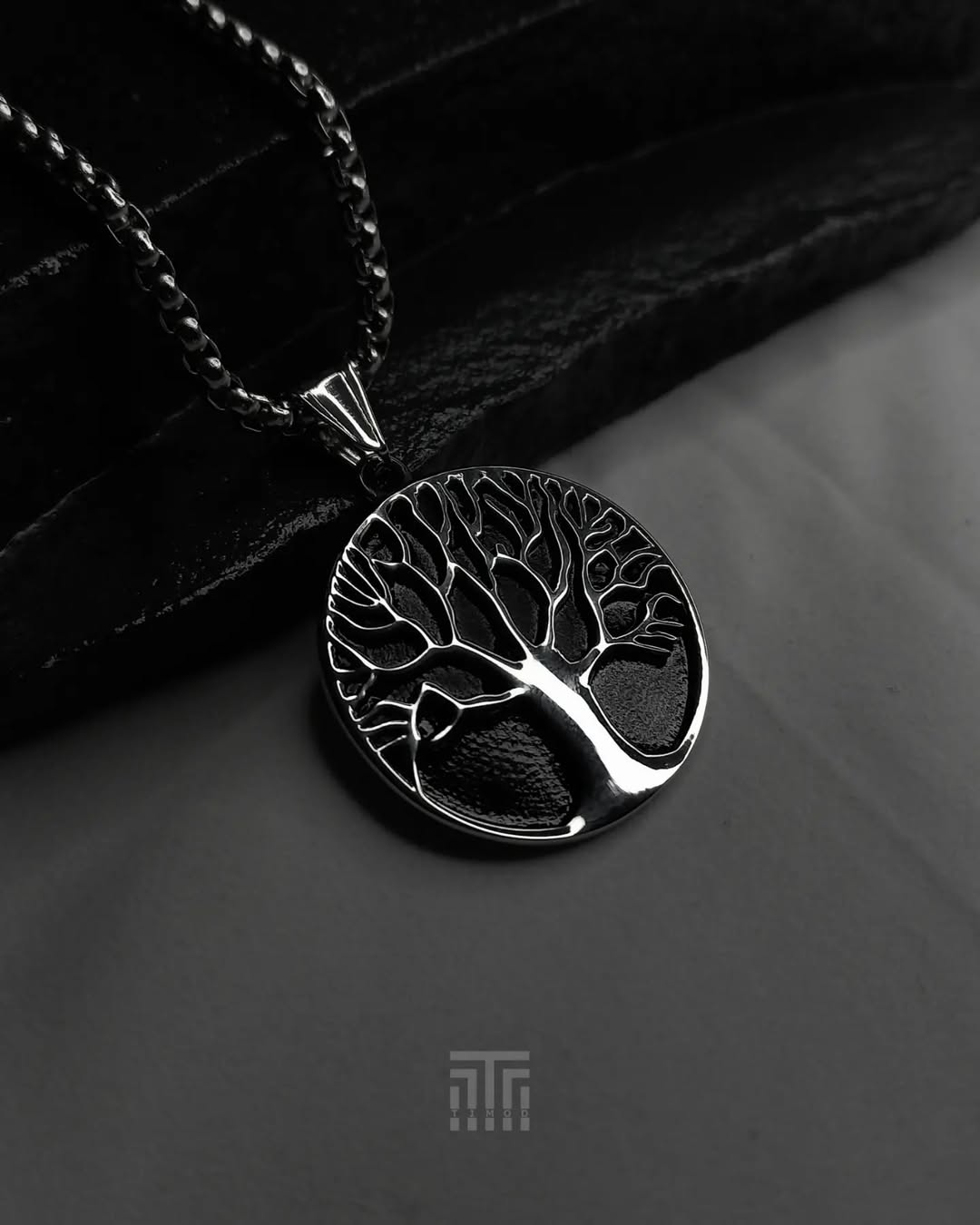 خرید پلاک و گردنبند درخت زندگی سیاه قلم