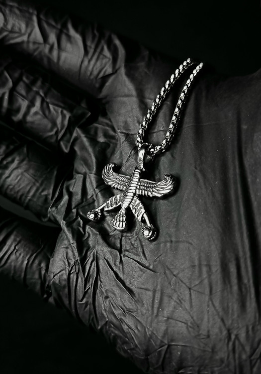 خرید گردنبند درفش شهباز