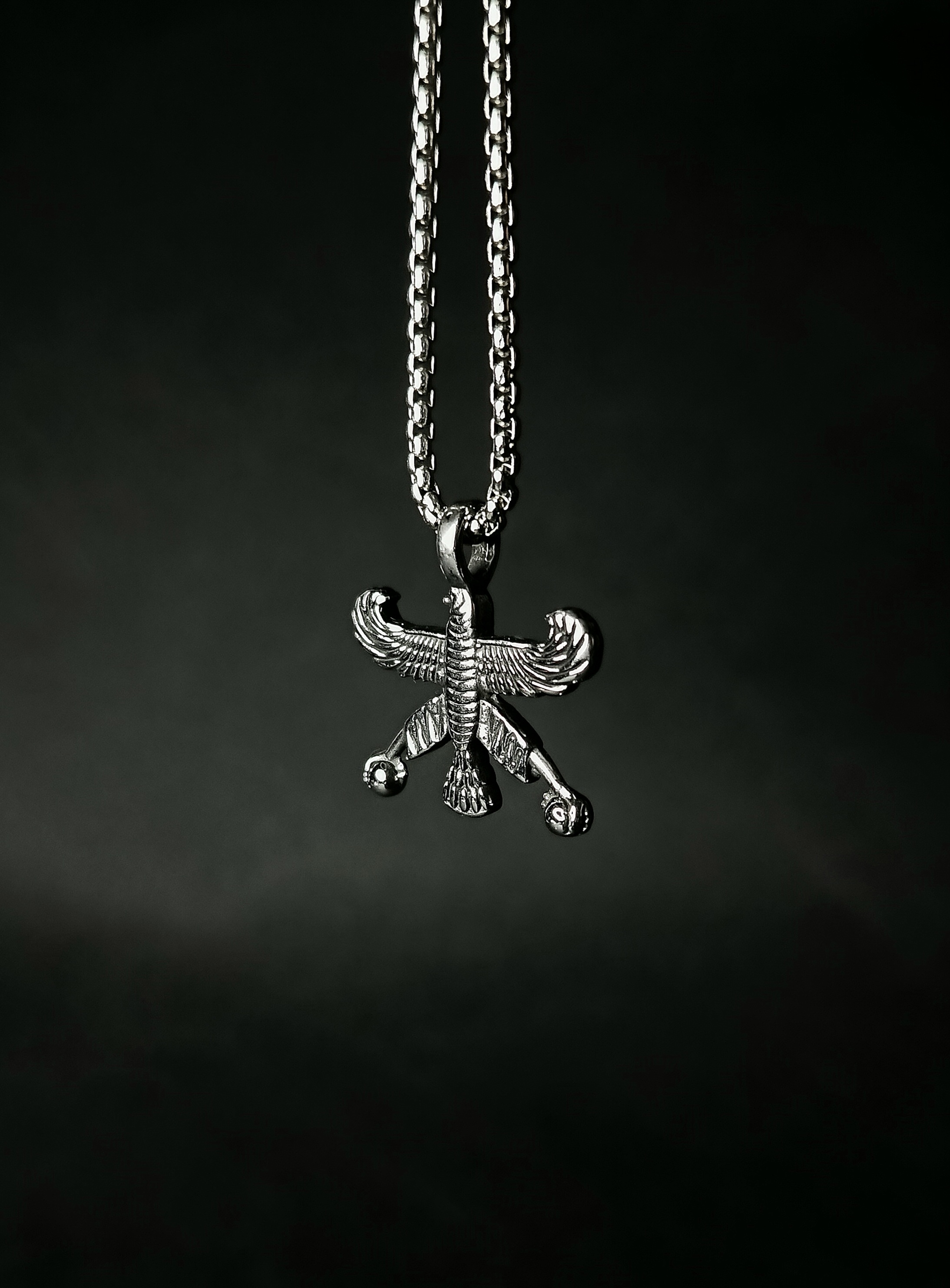 خرید گردنبند درفش شهباز