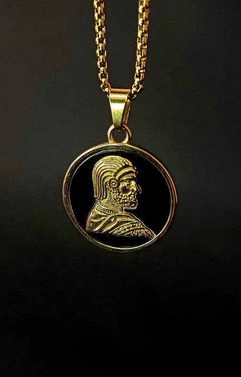 گردنبند کوروش بزرگ مشکی طلایی