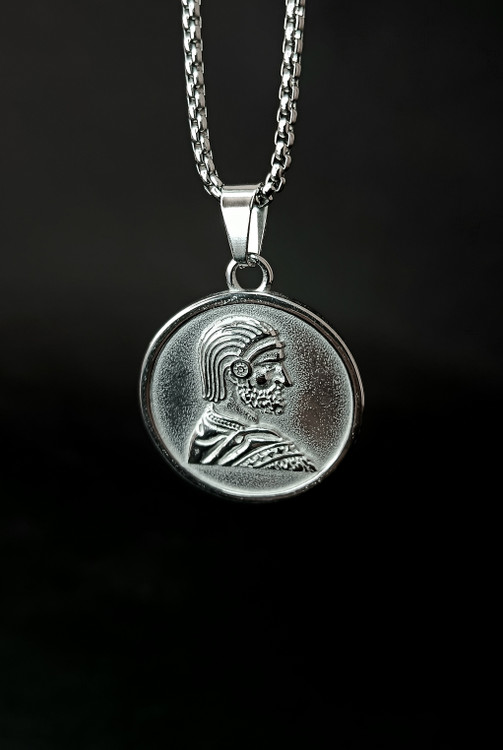 گردنبند کوروش بزرگ نقره ای