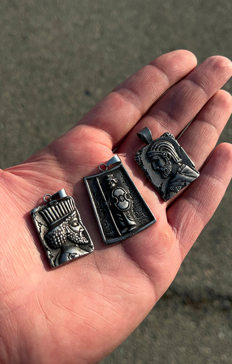 گردنبند و پلاک کوروش بزرگ - خشایارشا بزرگ - گارد جاویدان هخامنشی