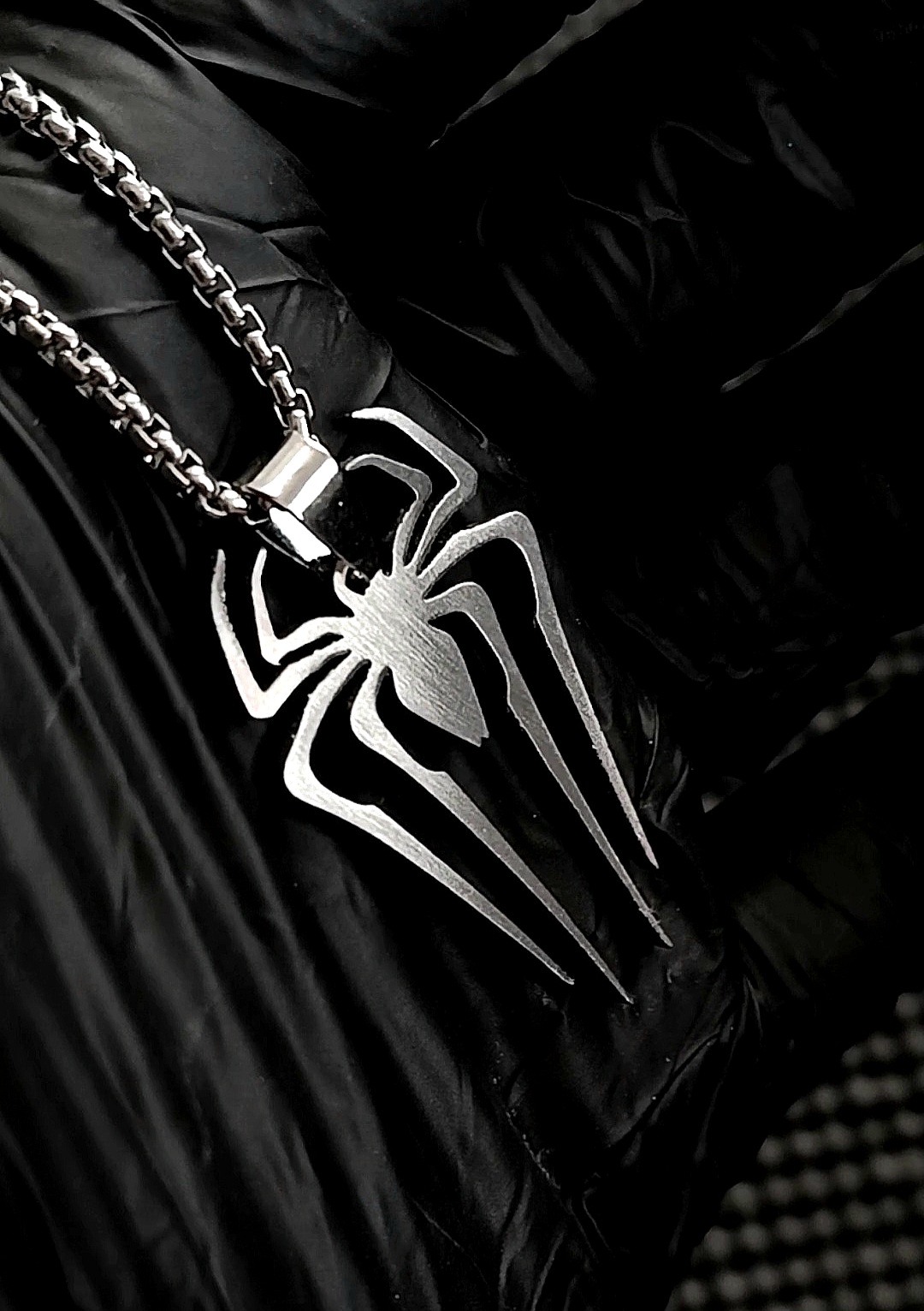 خرید پلاک و گردنبند مرد عنکبوتی