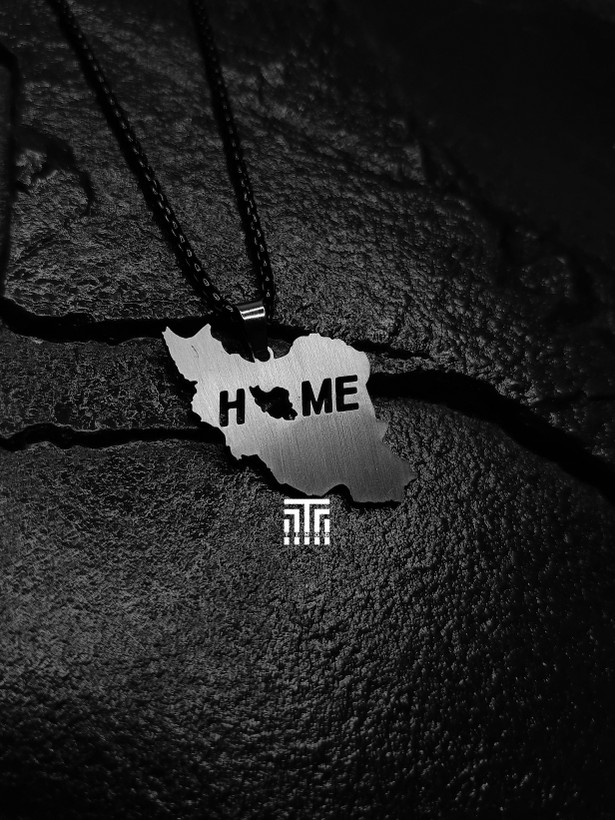 گردنبند استیل نقشه ایران HOME با زنجیر ویتالی مشکی