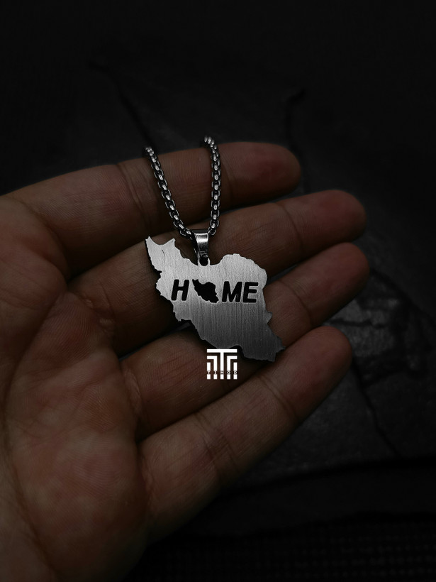 گردنبند استیل نقشه ایران HOME با زنجیر ویتالی نقرهای